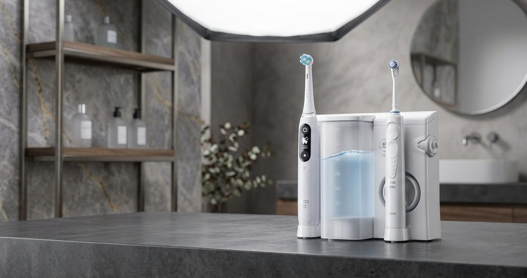 Hydropulseur Oral B et brosse à dents électrique iO6